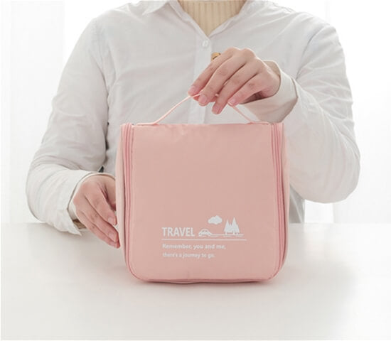 TOILETRY ORGANIZER