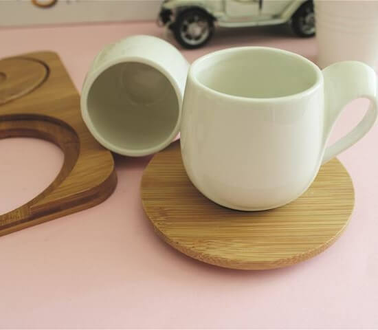 SET OF 6 CUPS WITH BAMBOO BASE