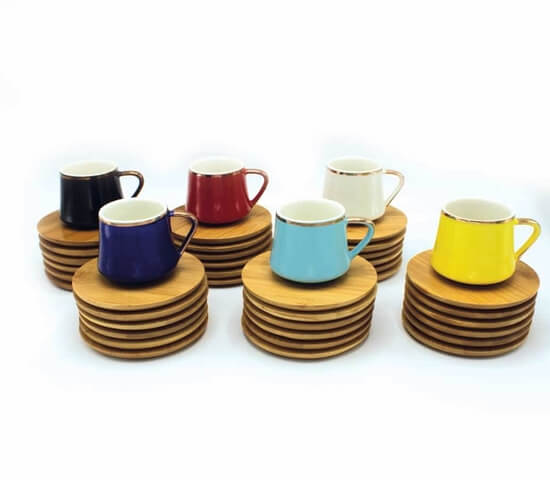 COFFEECUPS WITH BAMBOO PLATES